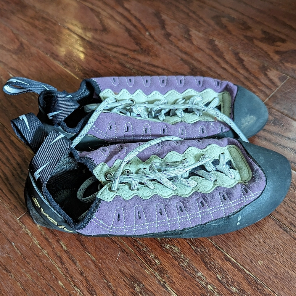 Evolv women's rock climbing shoes 9